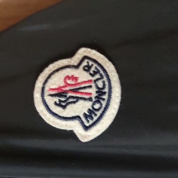 MONCLER Atiu Jacket - Picture 4 of 8